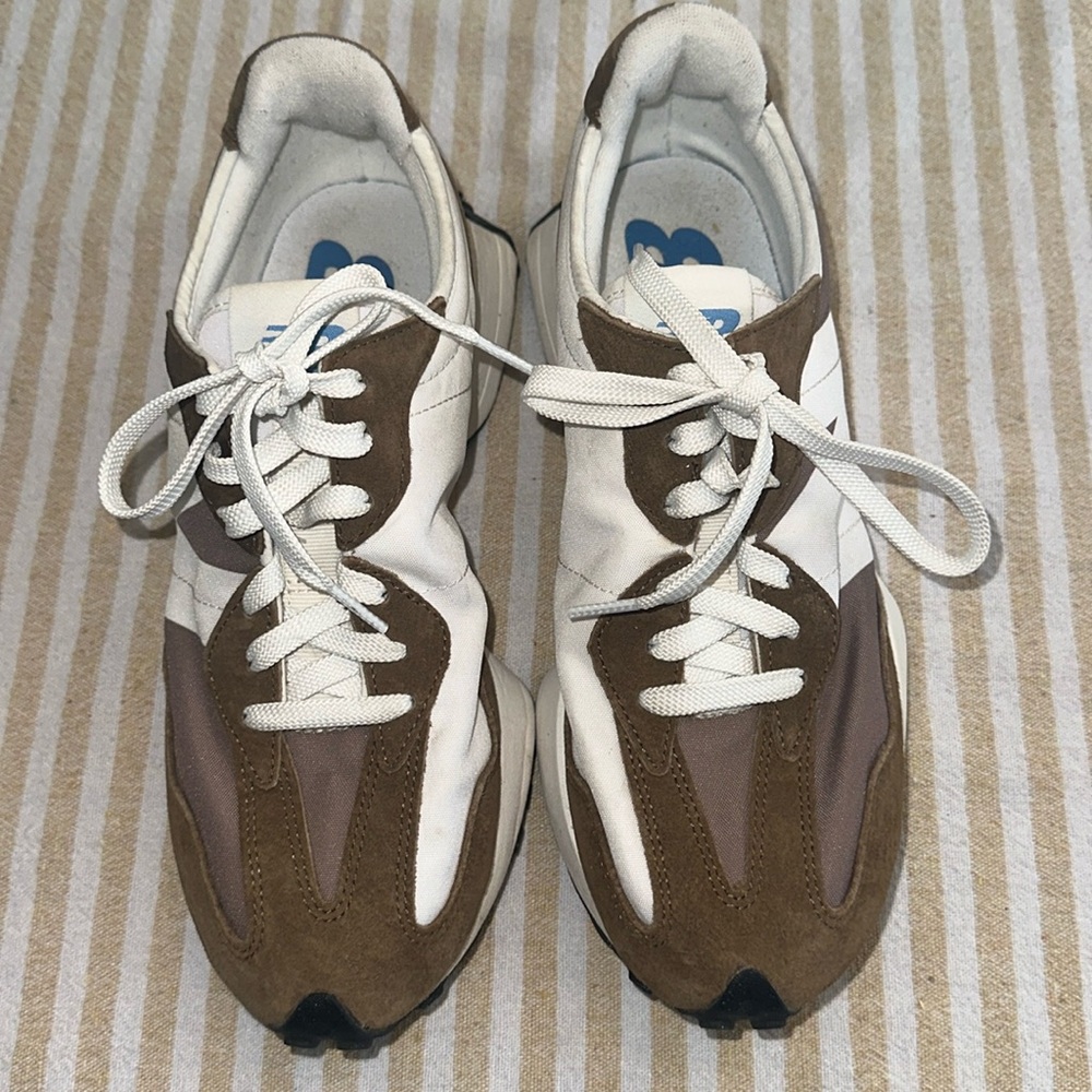 Women’s Chocolate Brown New Balance 327’s!